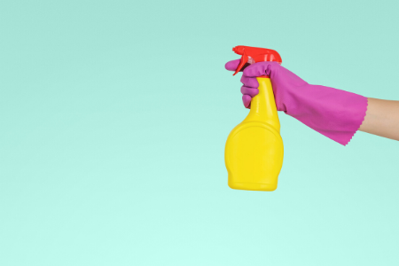 Cómo higienizar o desinfectar superficies con alcohol