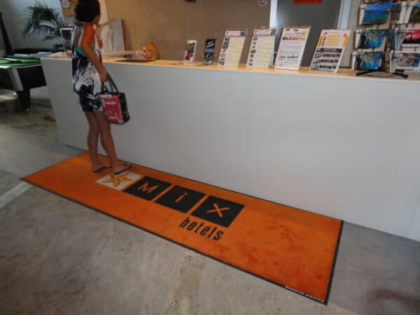 Alfombras personalizables con logotipo - Imagen 7
